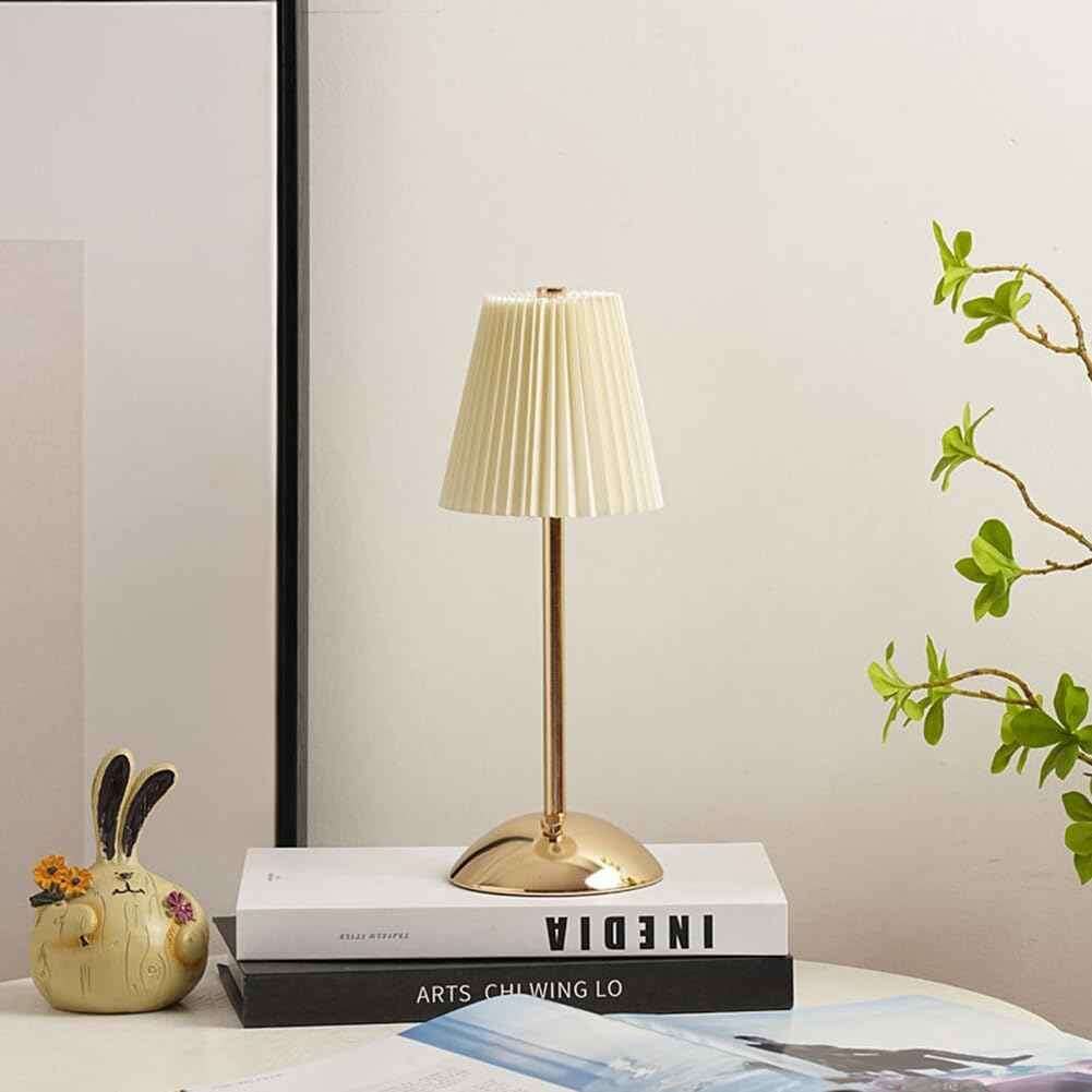 Stolna LED lampa – moderna metalna dekorativna rasvjeta